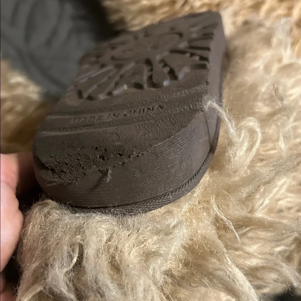 Fuzzy Tan above the knees knee High Boots. Fur furry. Size 9. Fleece lined shoes - Picture 4 of 16